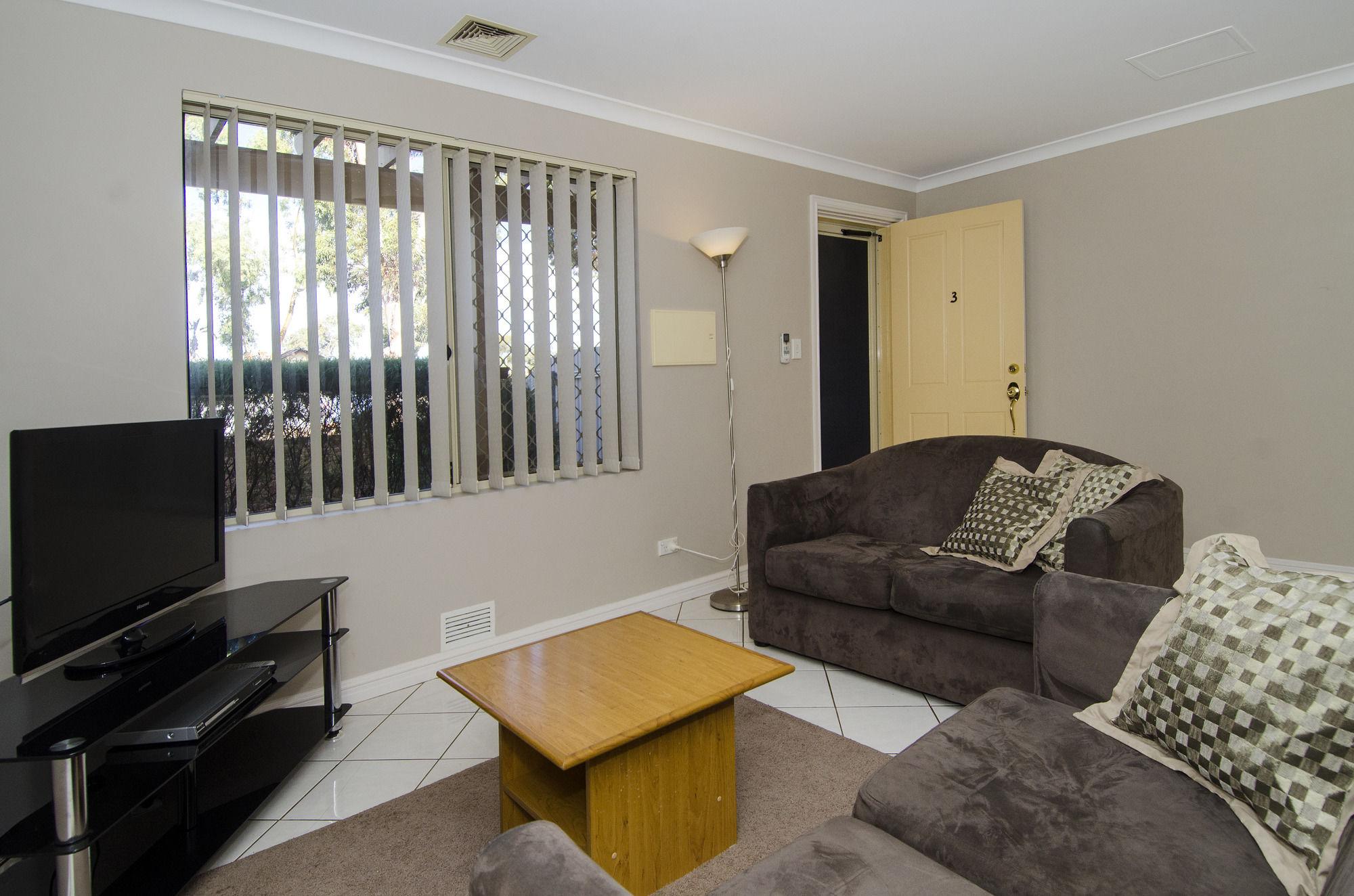 קלגורלי Quality Inn Railway Motel מראה חיצוני תמונה