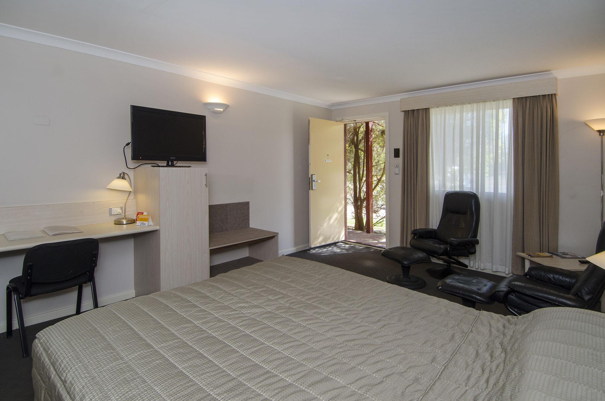 קלגורלי Quality Inn Railway Motel מראה חיצוני תמונה