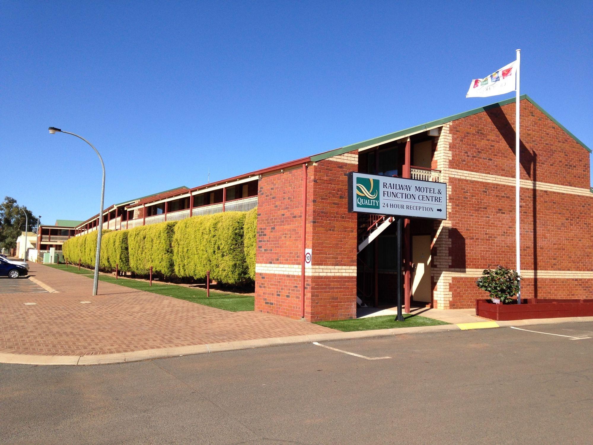 קלגורלי Quality Inn Railway Motel מראה חיצוני תמונה
