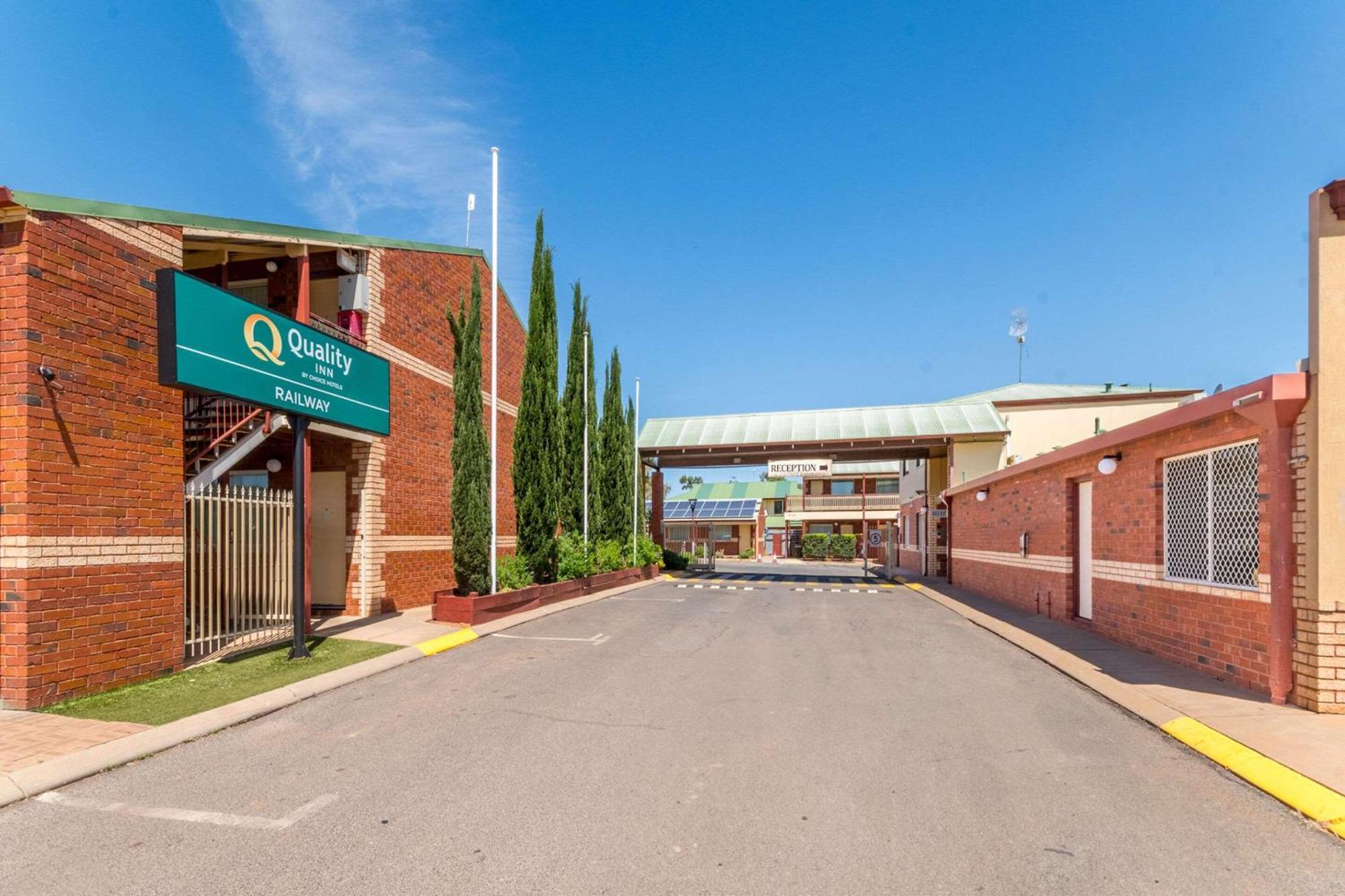 קלגורלי Quality Inn Railway Motel מראה חיצוני תמונה